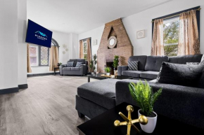 Large 8BR 3BA Minutes from Niagara Falls